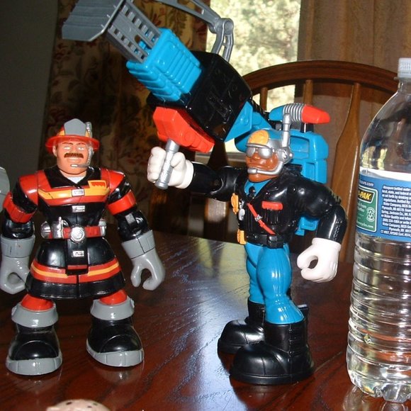 Rescue Heroes Bundle: Action & Animal Figurines, Accessories & Response Vehicles - Picture 10 of 16